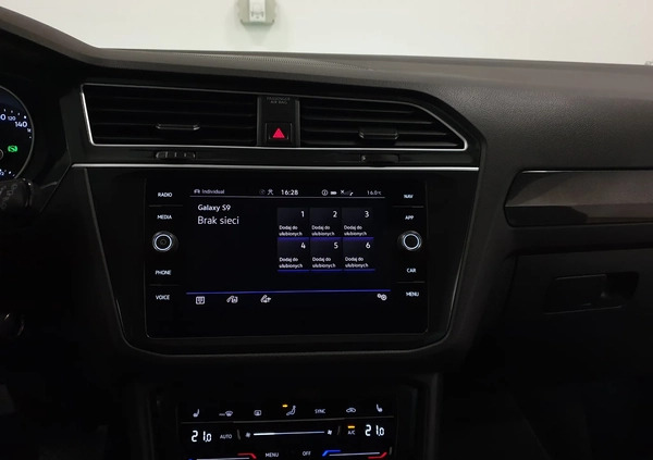 Volkswagen Tiguan cena 134999 przebieg: 141000, rok produkcji 2021 z Głuszyca małe 781
